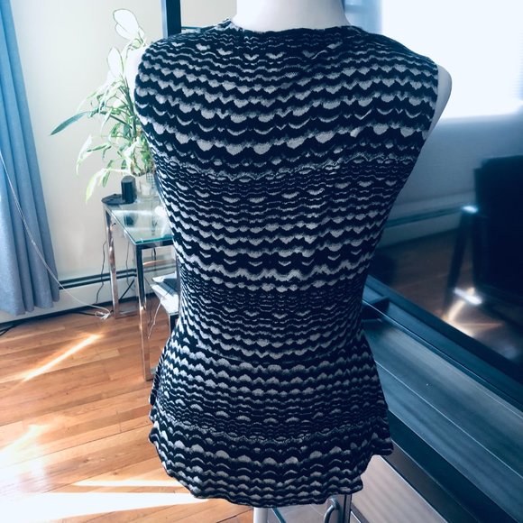 BCBG MaxAzria Sleeveless Peplum Knit Top Size S - Picture 4 of 5